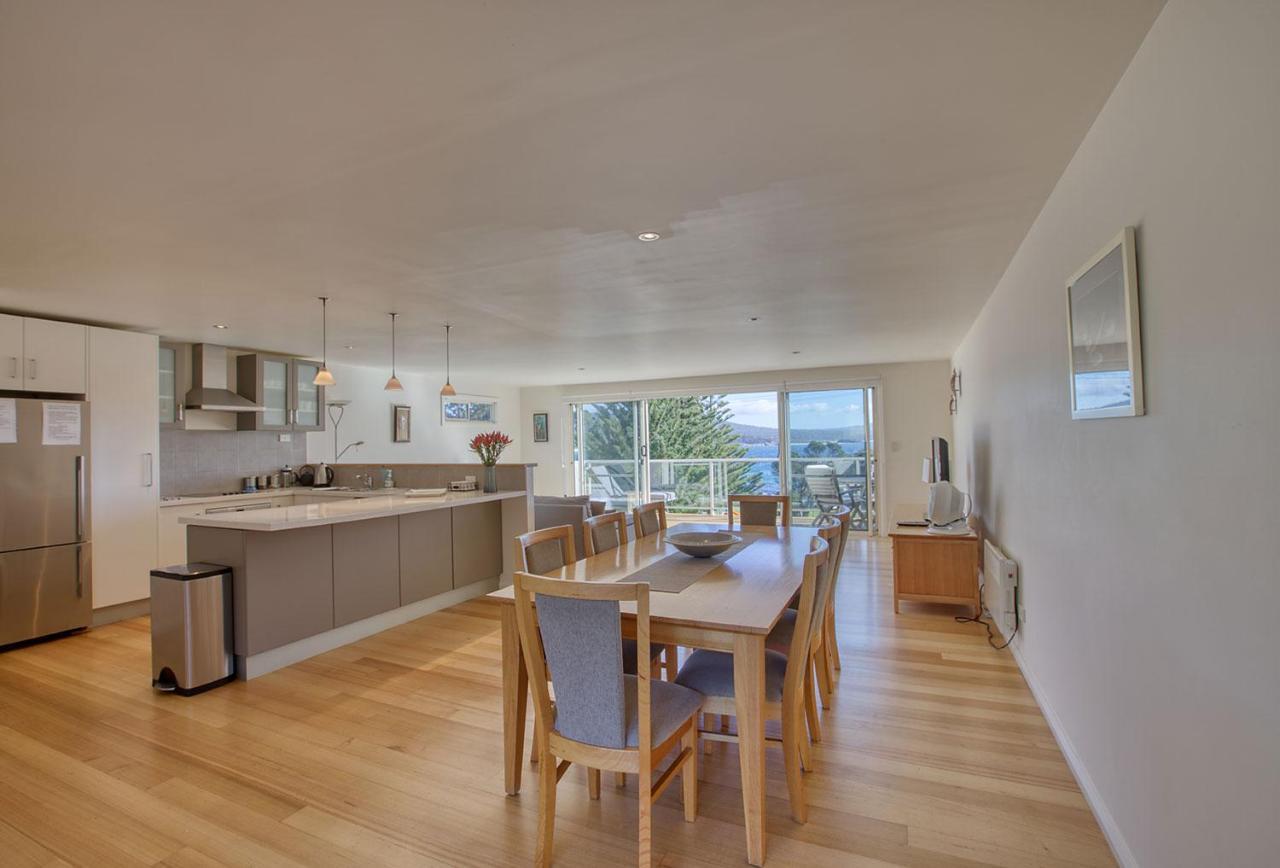 Quarterdeck Apartment Binalong Bay Kültér fotó