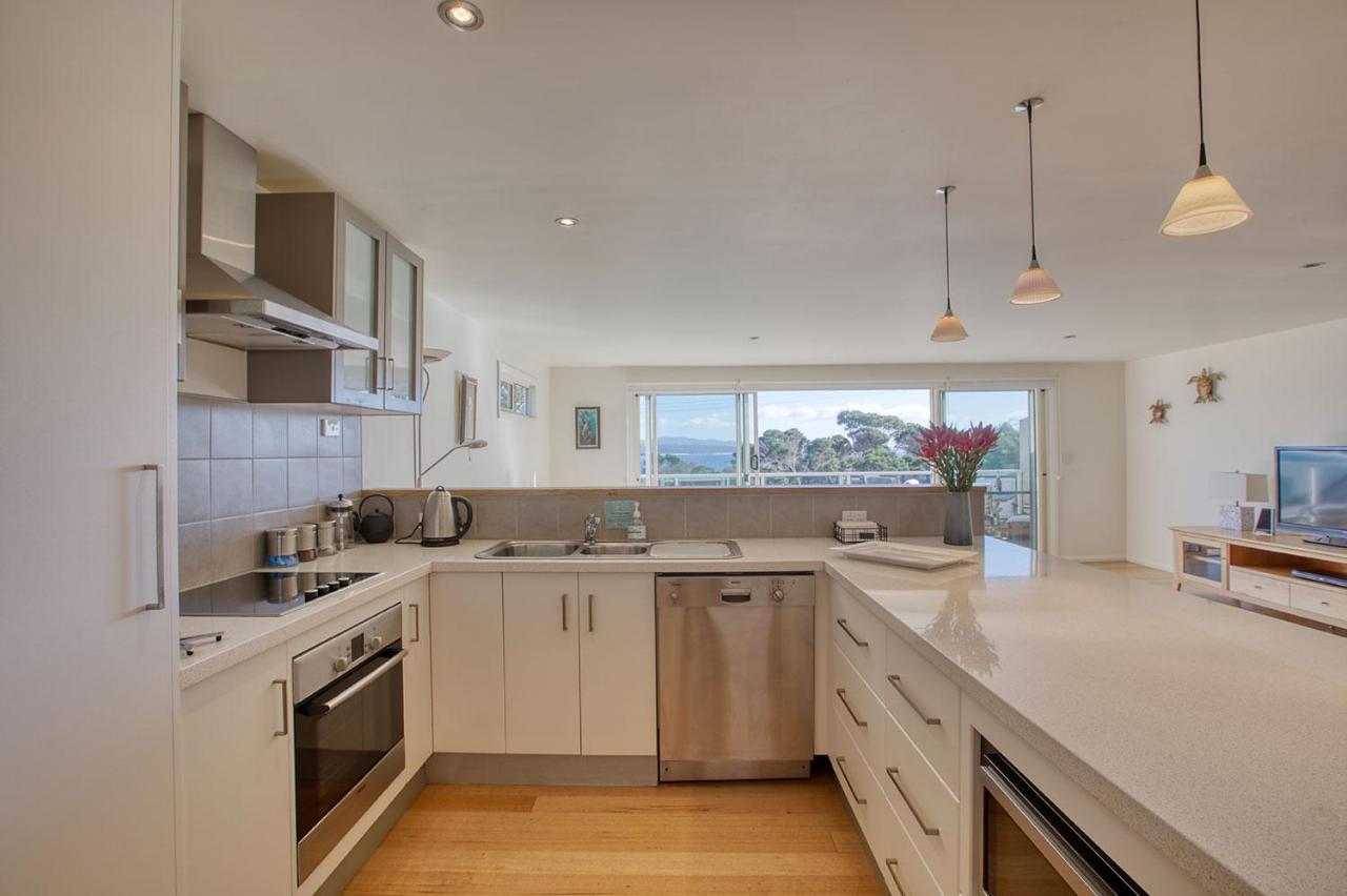 Quarterdeck Apartment Binalong Bay Kültér fotó